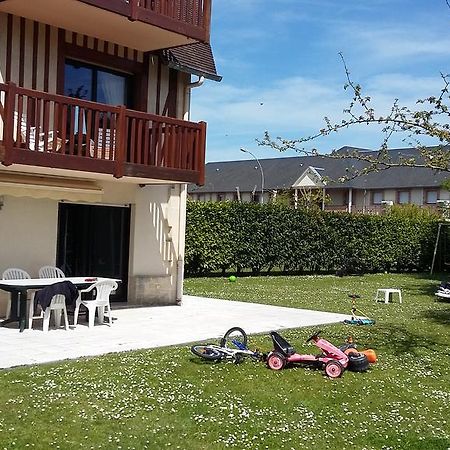 Les Manoirs Deauville Exterior photo