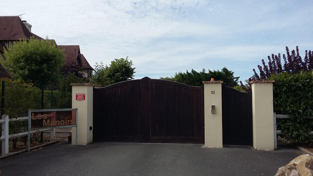 Les Manoirs Deauville Exterior photo